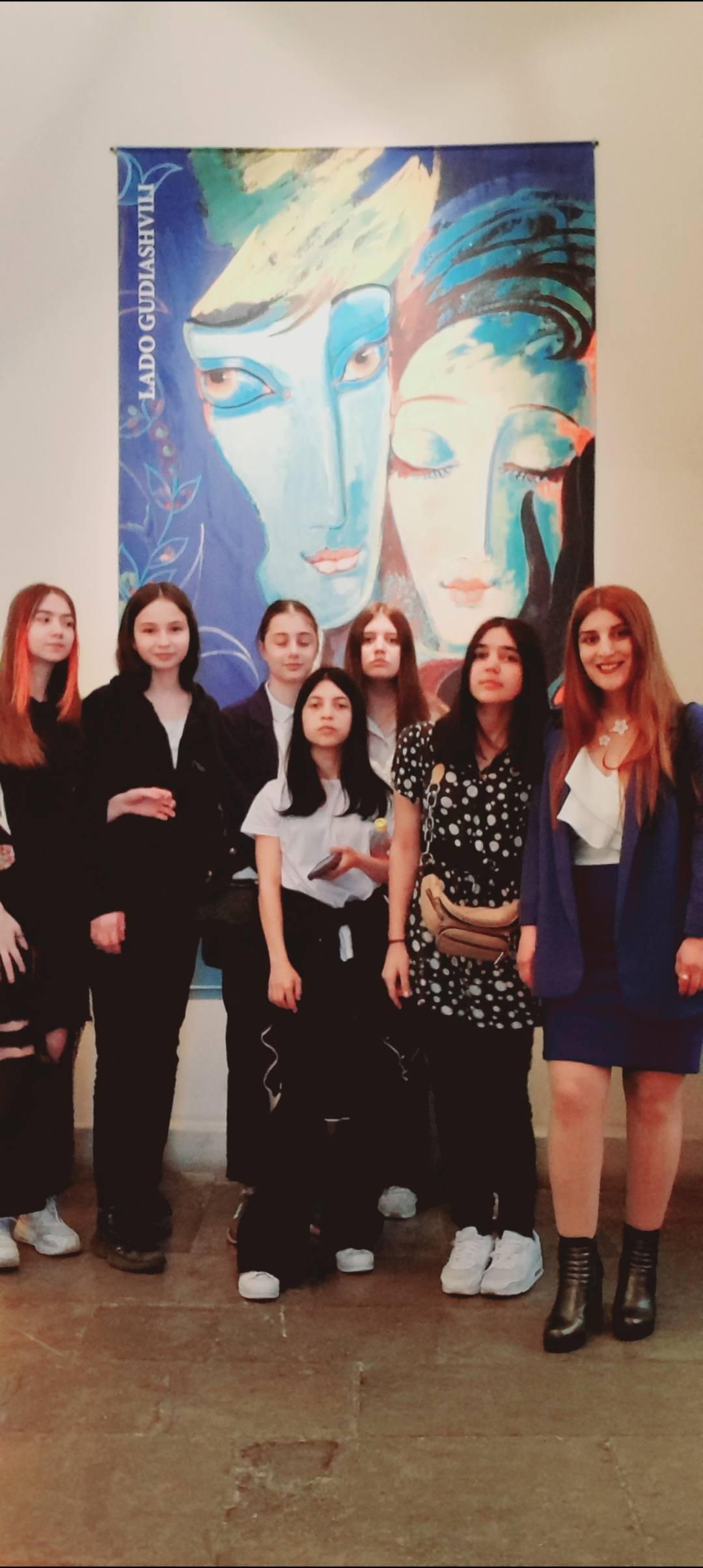 დღეს არაჩვეულებრივი დღე გვქონდა 🎨 ჩემი პროექტის " ქართველი მხატვრები პარიზში" მონაწილე მოსწავლეებმა ლადო გუდიაშვილის ექსპონატების გამოფენა ნახეს, ეს იყო ჩემი პროექტის გაგრძელება ღია გაკვეთილი საგამოფენო სივრცეში.  მოსწავლეებმა მოისმინეს გამოფენის შესახებ